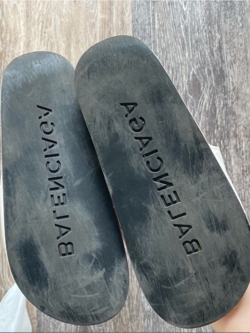 Balenciaga Pool Slides - Picture 3 of 4